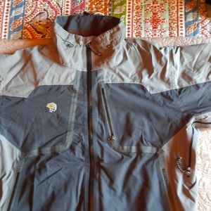 Mountain hardware jacket